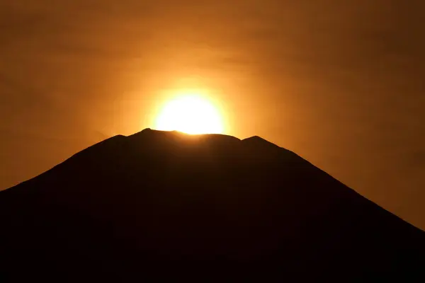 富士山と太陽の美しい景色 — ストック写真