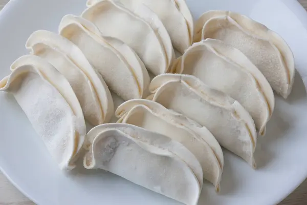 Ruwe Dumplings Plaat — Stockfoto