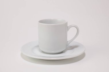 Arkaplanda boş beyaz bardak, boşluğu kopyala