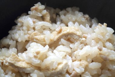 Japon mutfağı, domuz etli pilav. 