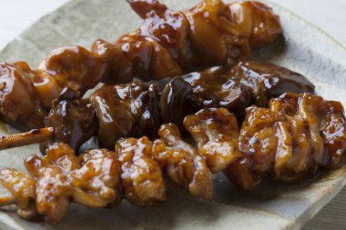 Teriyaki soslu ızgara tavuk eti.