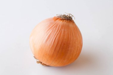 beyaz zemin üzerine soğan ampul
