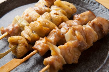 Teriyaki soslu ızgara tavuk eti.