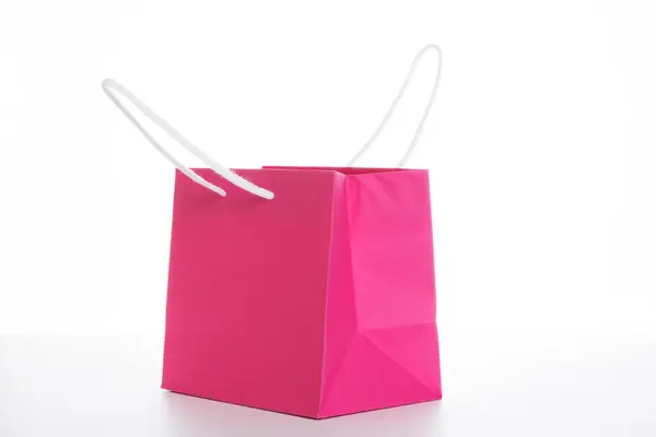 Κοντινή Προβολή Του Ροζ Τσάντα Ψώνια Λευκό Φόντο — Φωτογραφία Αρχείου
