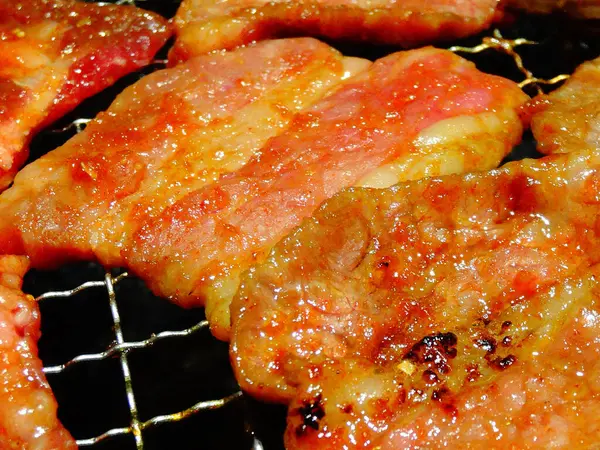 Widok Bliska Świeżego Pysznego Mięsa Gotowania Grillu — Zdjęcie stockowe