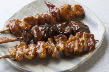 Teriyaki soslu ızgara tavuk eti.