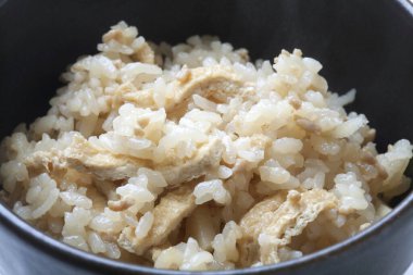 Japon mutfağı, domuz etli pilav. 