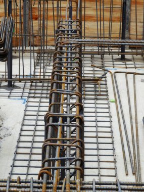 Evdeki takviye barın inşaatı