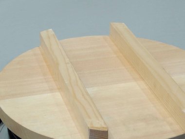 Dairesel testere, mobilya üretimi için dairesel bir ahşap kesmek için.