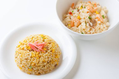 Kızarmış pirinç ve deniz ürünleri, Asya yemekleri. 