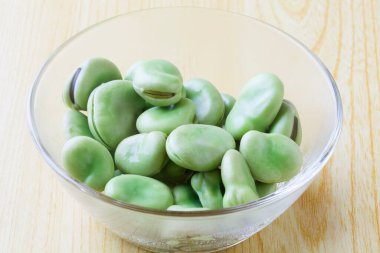 Taze yeşil fasulyeler kasede