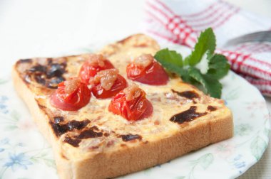 Çekici bir geleneksel Asya hamur işi.