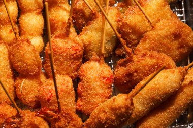 Japon mutfağı. tempura derin balık ve deniz ürünleri.