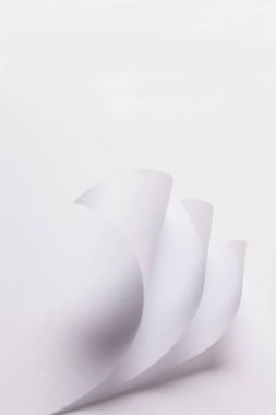 Köşeleri kıvrımlı kağıt çarşaflar. Soyut arkaplan