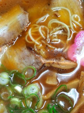 Lezzetli çorbayı yakın.