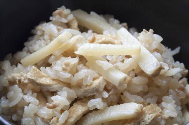 Japon mutfağı, domuz etli pilav. 