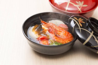 Karidesli lezzetli Japon çorbası.