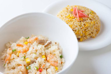 Kızarmış pirinç ve deniz ürünleri, Asya yemekleri. 