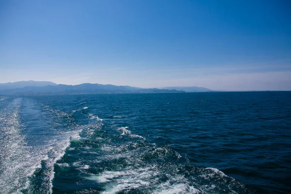 Piękne Błękitne Morze Woda Powierzchnia Fale Naturalne Tło — Zdjęcie stockowe