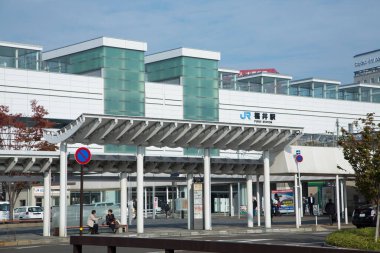 Klasik tasarım ilkeleri, modern yapılarda Japon caddesinde güzel bir şekilde belirtilmiştir.