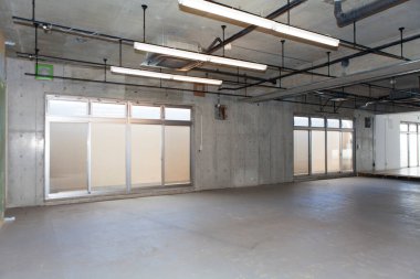 Boş deponun içi, inşaat alanı.