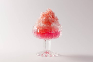 Arka planda soğuk buzlu dondurma, yakın çekim.