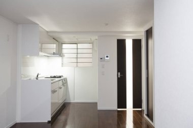 Güzel, minimalist apartman dairesi.