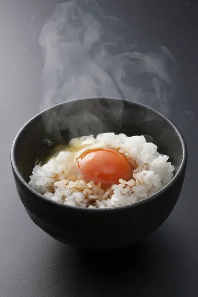 Чаша Вкусного Риса Сырым Яйцом Традиционная Японская Кухня — стоковое фото