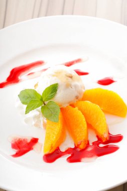 Şeftalili dondurma.