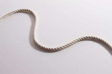 İzole edilmiş beyaz halatın görüntüsünü kapat