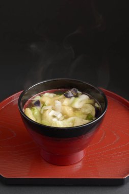 Lezzetli Asya yemeklerinin yakın görüntüsü