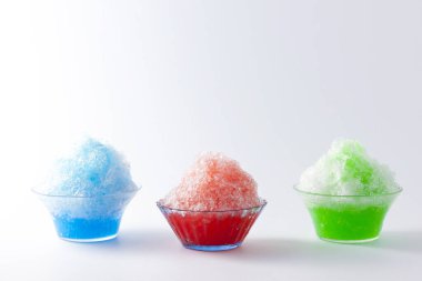 Arka planda soğuk buzlu dondurma, yakın çekim.