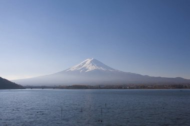 Japonya 'daki ünlü Fuji dağının manzaralı görüntüsü