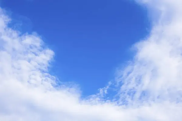 Hermoso Fondo Del Cielo Con Nubes Blancas —  Fotos de Stock