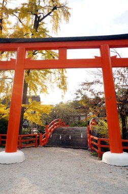 Eski bir Japon tapınağının büyüleyici görüntüsü