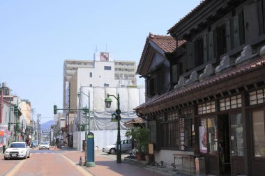 Japon köyündeki eski evlerin gündüz manzarası