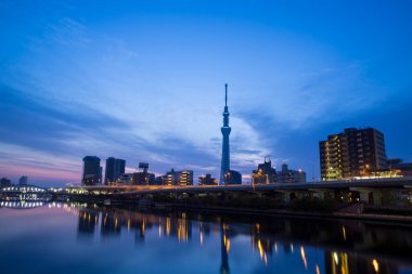 Tokyo Skytree Tokyo, Japonya 'da gün batımında 