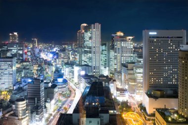 Tokyo şehri geceleri gökyüzü, arka planda seyahat yeri