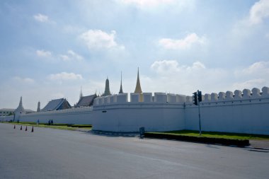 Wat Arun, Tayland 'ın Bangkok şehrinde bulunan ünlü bir Budist tapınağıdır..