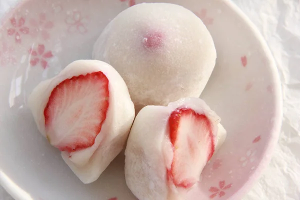 Keuken Foto Van Japans Traditioneel Dessert Mochi Met Aardbeien — Stockfoto