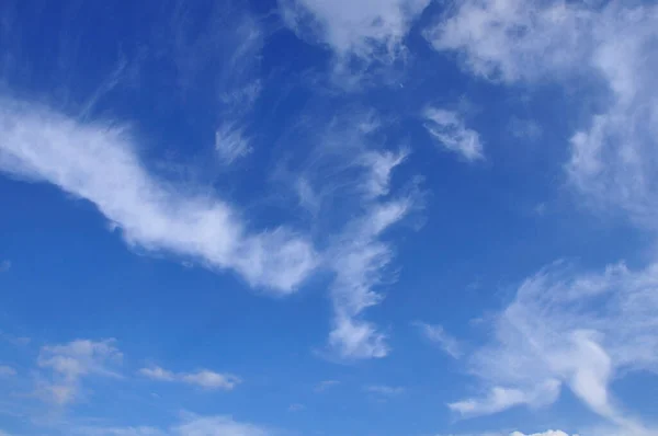 Blå Himmel Med Vita Moln Bakgrund Vacker Natur — Stockfoto