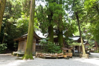 Takachiho Tapınağı (Takachiho Jinja), Takachihosumegami ve Jisshyadaimyoujin, Takachiho-cho, Nishiusuki District, Miyazaki Prefecture, Kyushu bölgesi, Japonya adanmış bir Shinto türbesi