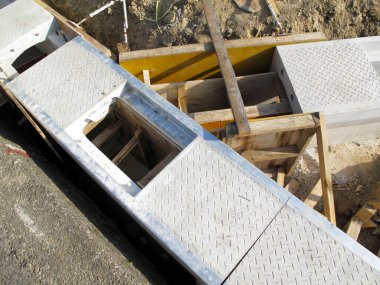 Yeni evin şantiyesi. Oluk sistemi