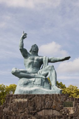 Nagasaki Barış Parkı 'ndaki Barış Heykeli, Nagasaki, Japonya