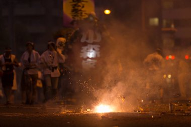 Ruh Gemisi Yürüyüşü, Japonya 'nın Nagasaki kentinde düzenlenen Bon Festivali' nin bir parçasıdır. Olay sırasında, merhumların ruhları yas tutar ve gönderilir..