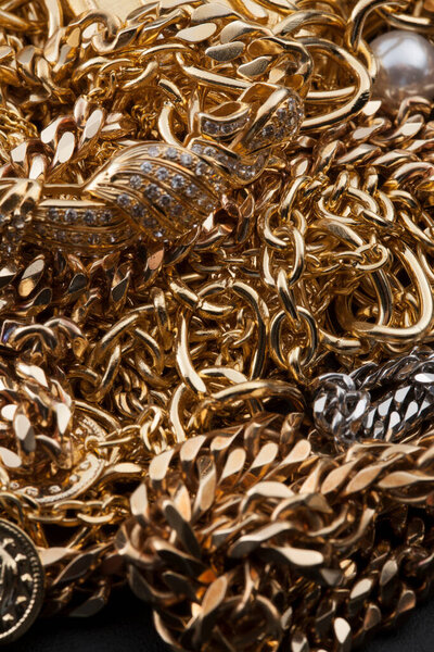 ювелирные изделия, драгоценные металлы, вид вблизи