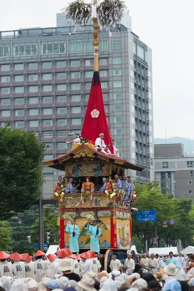 Festival Gion Matsuri Procesión Yamaboko Junko Gente Tirando Gran Carroza —  Fotos de Stock