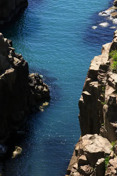 Prachtig Uitzicht Zeekust Met Schilderachtige Kliffen — Stockfoto