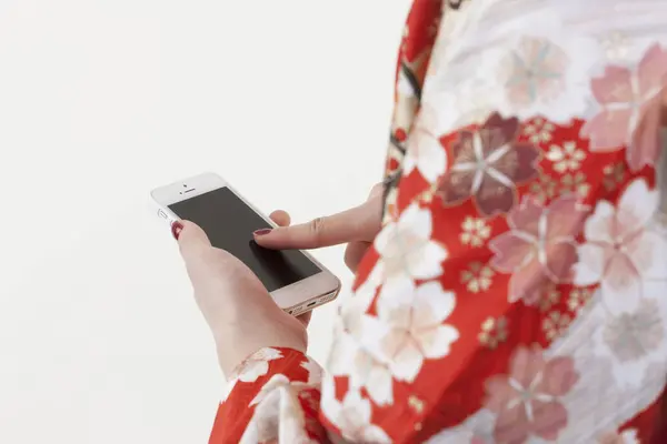 Close View Japanese Woman Kimono Using Smartphone — Stock Photo, Image