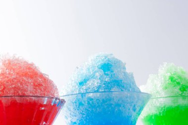 Arka planda soğuk buzlu dondurma, yakın çekim.